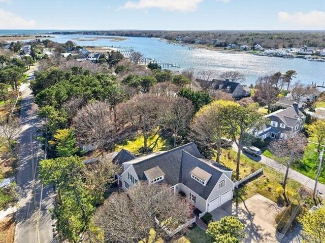 127 Uncle Barneys Rd, Dennis, MA 02670