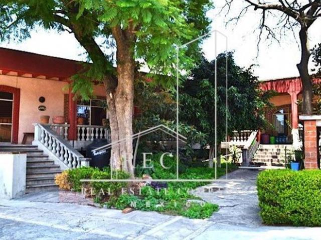 1285 metros en esquina 80 mts de frente A 90 mts de Tlalpan