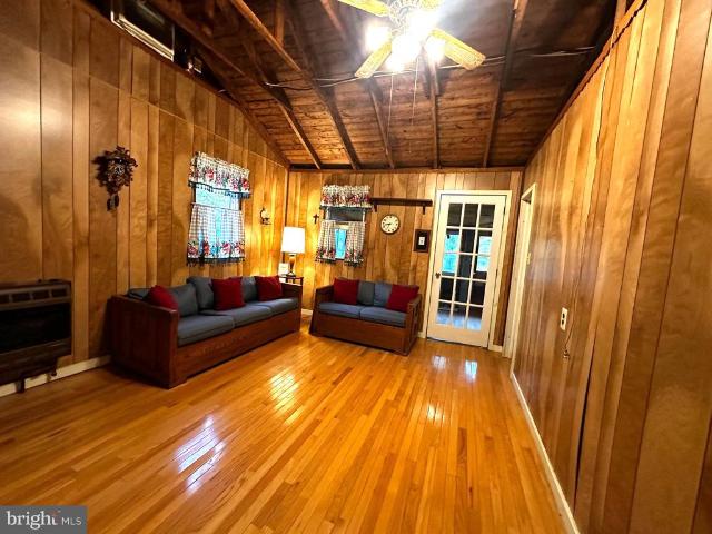 1285 Nursery Road # 20