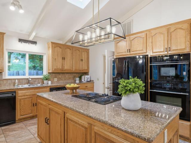 12880 Tabeau Ct, Pine Grove, CA 95665 | MLS #226057