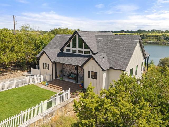 1289 Lakeshore Dr