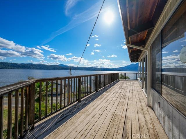 12805 Lakeshore Drive