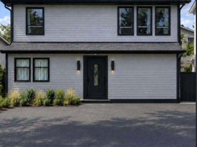 12809 Avenue, Surrey, BC, V3R 2L2 house for sale | Listing ID R3169 | Royal LePage