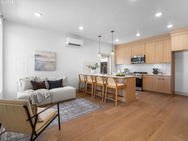 1280 N Farragut ST # 1