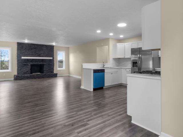 1281 Fox Trail Drive E