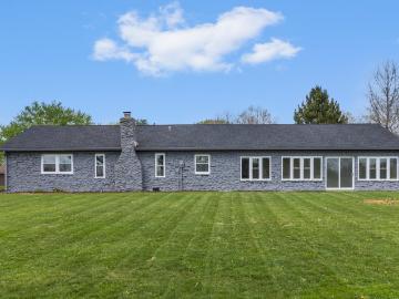 1281 Fox Trail Drive E