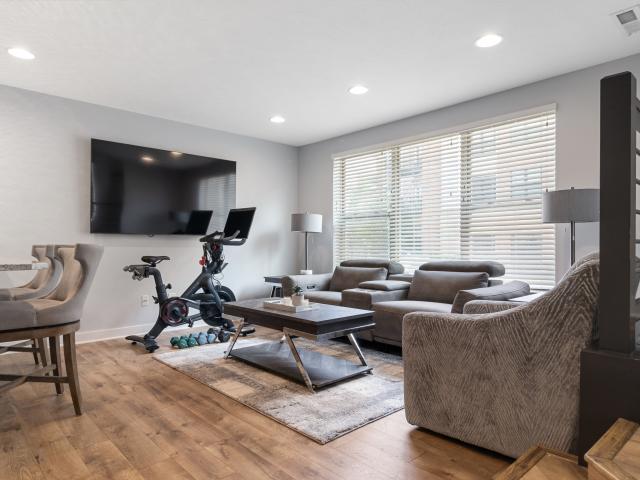 1282 Fairfax Manor Drive