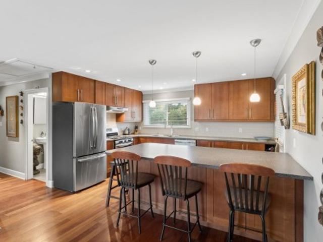 1283 Pinewood Crescent, North Vancouver, BC, V7P 1G1 house for sale | Listing ID R3173 | Royal LePage
