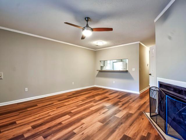 128 130 Country Towns Drive