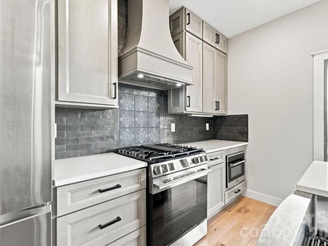 128 Chepstow Place