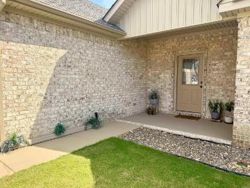 128 Clearwater Drive