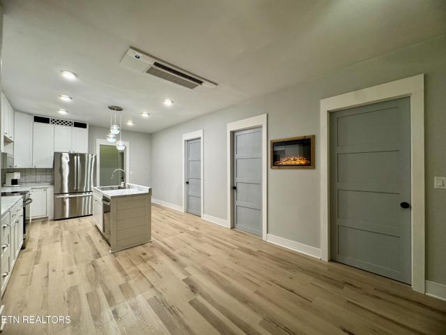 128 Crisp Rd
