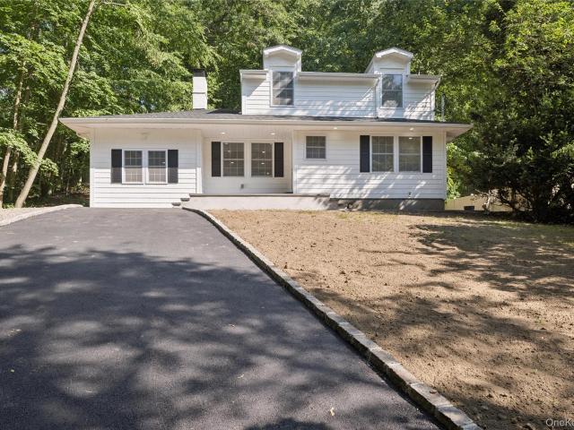128 Crooked Hill Road