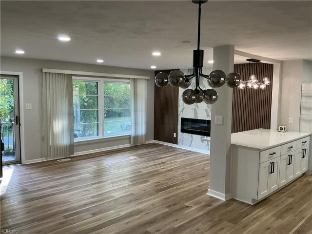 128 Davis DR