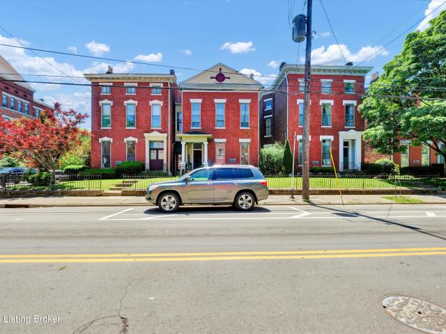 128 E Oak St APT 2