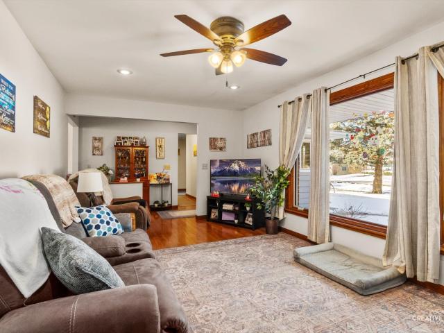 128 Edgebrook Drive