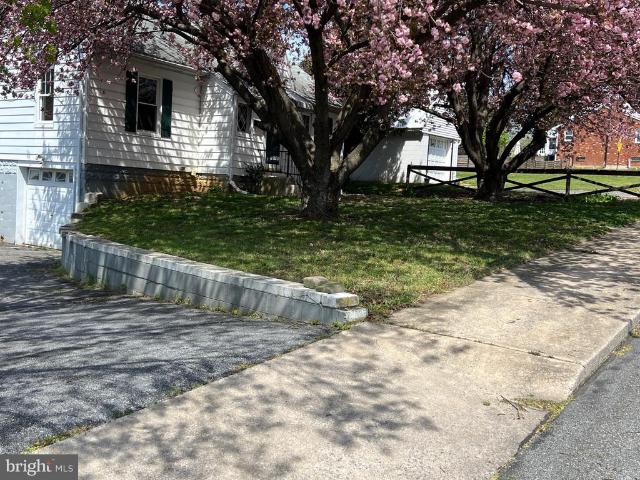 128 Frick Avenue