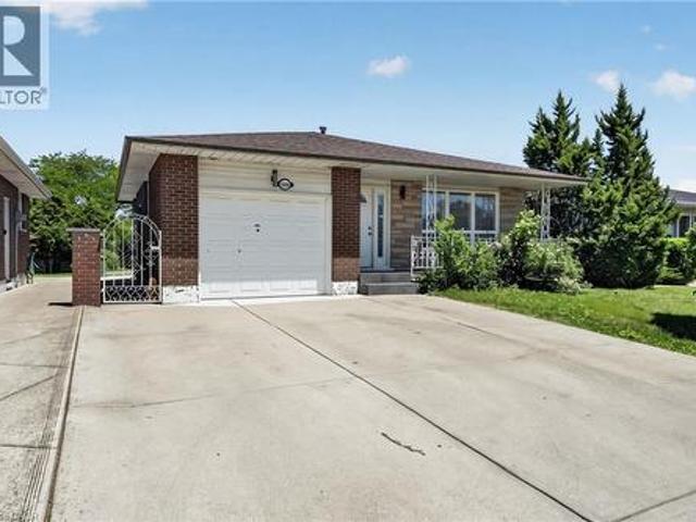 128 Hadeland Avenue, Hamilton, ON, L9C 5Z9 house for sale | Listing ID 40859 | Royal LePage