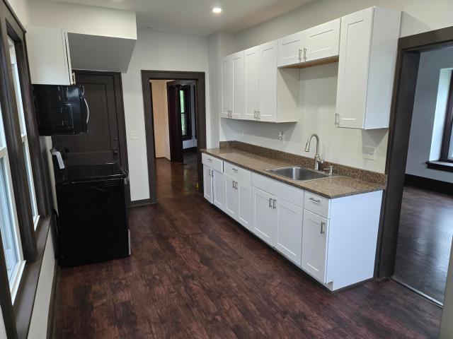 128 Hinman Ave