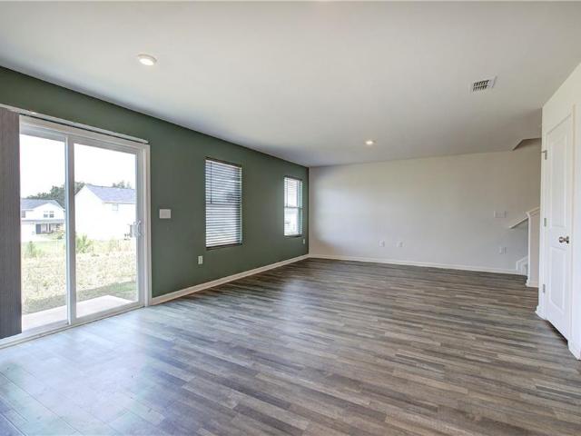 128 Oxford Lane