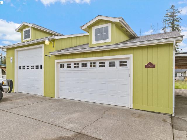 128 louisa st
