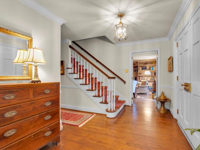 128 Lomond Lane