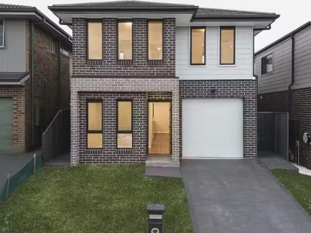128 Narrami Road, Austral House for rent Listed by Hayley Han.