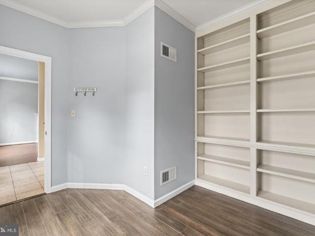 128 S Thistledown Drive
