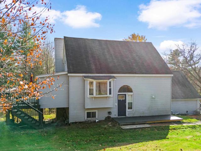 128 Roberts Hill Rd, Claremont, NH 03743 | MLS #5088
