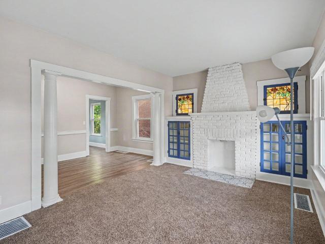 128 W Walnut Street