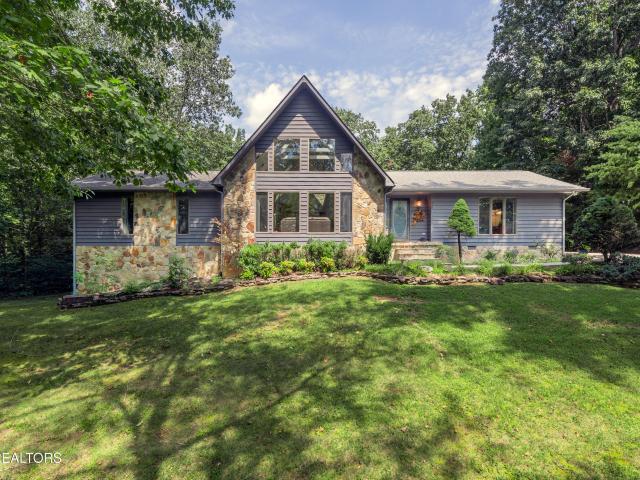 128 W Hills Court