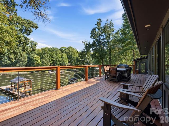 128 Wickford Lane