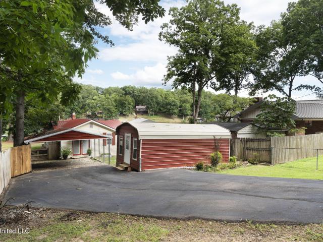 1294 Lakeview Drive