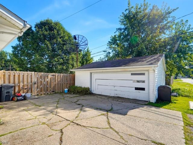 1295 Mohegan Trail