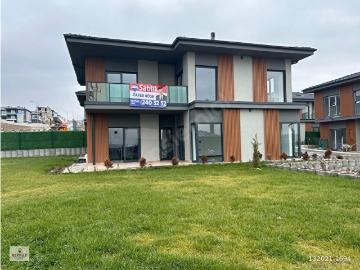 1296479541 KARACAKAYA MAHALLESİ'NDE LÜX YAPILI, SIFIR SATILIK VİLLA