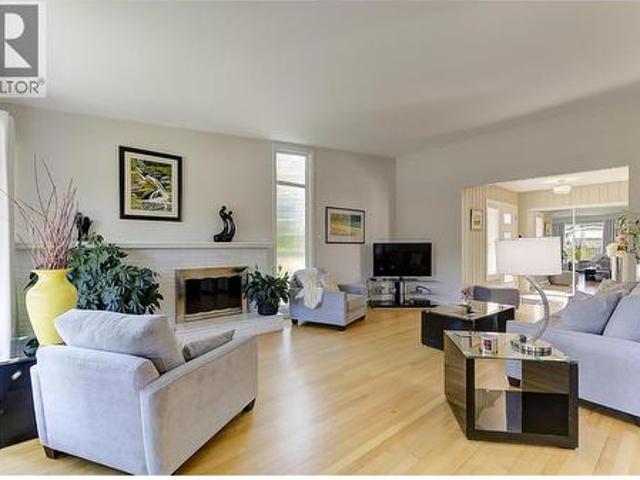 1296 Kelglen Crescent, Kelowna, BC, V1Y 6K5 house for sale | Listing ID 10402 | Royal LePage