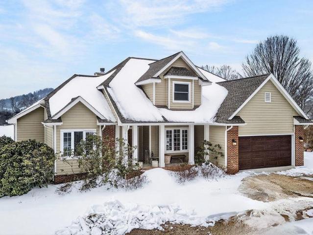 1296 Stoney Creek West