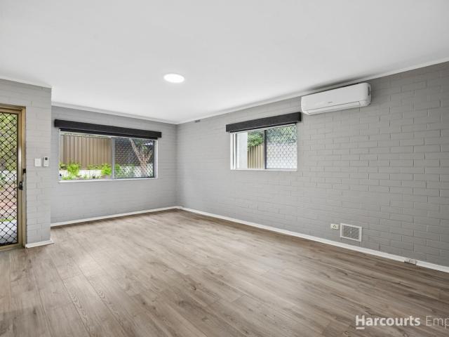 1/296 Scarborough Beach Road, DOUBLEVIEW, WA 6018