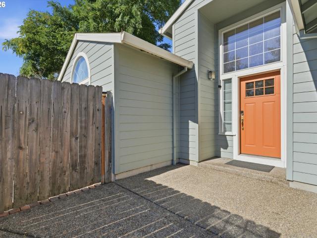1298 ne lilac ct