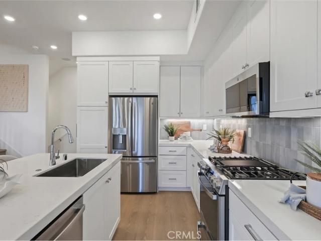 1298 Hummingbird Place