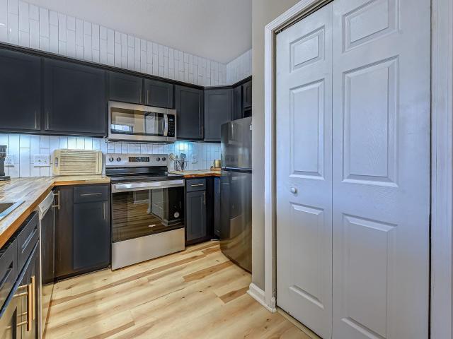 1298 River Oaks Dr. 5E