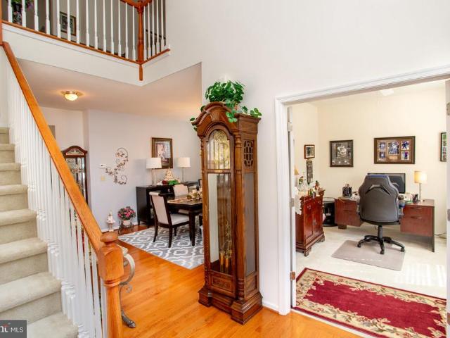1290 Creekside Lane