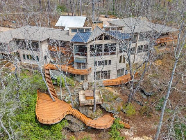 1290 Davis Road