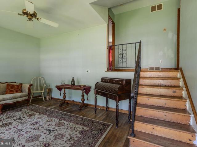 1290 Puritan Avenue
