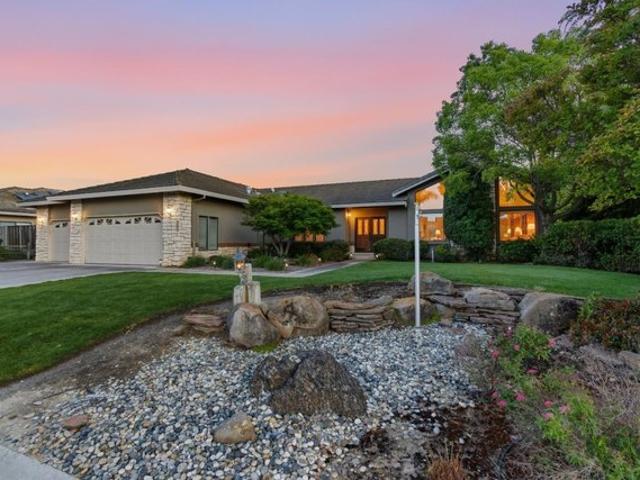1290 Sonnys Way, Hollister, CA 95023