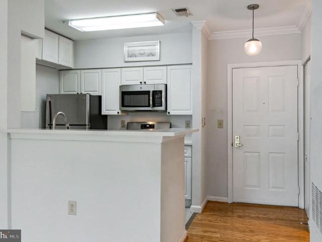 12913 Alton Square # 320