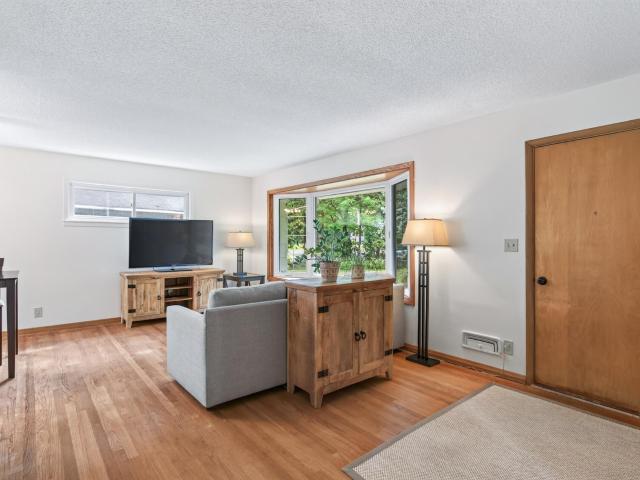 12916 Fairfield Road W
