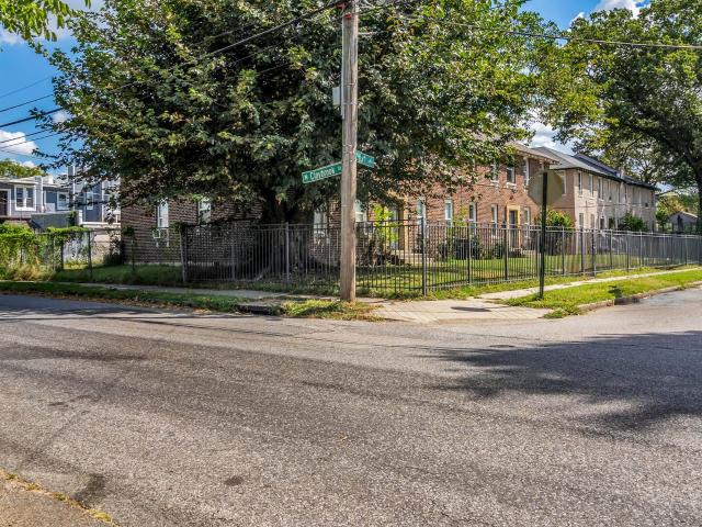 1292 court ave