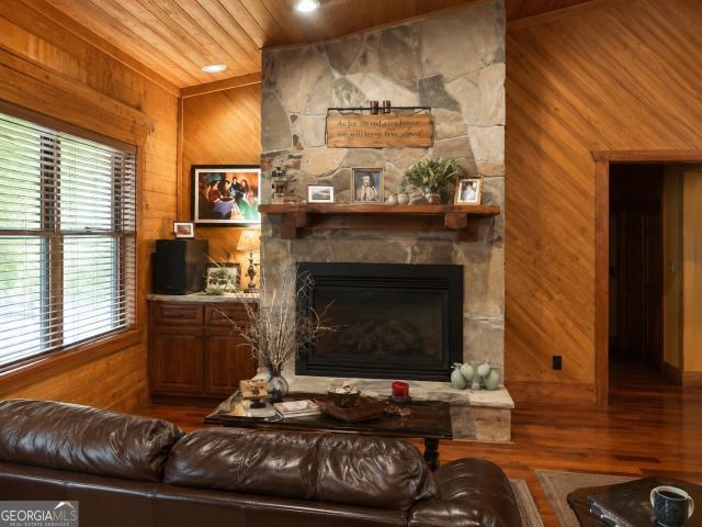 1293 Pine Ridge Drive
