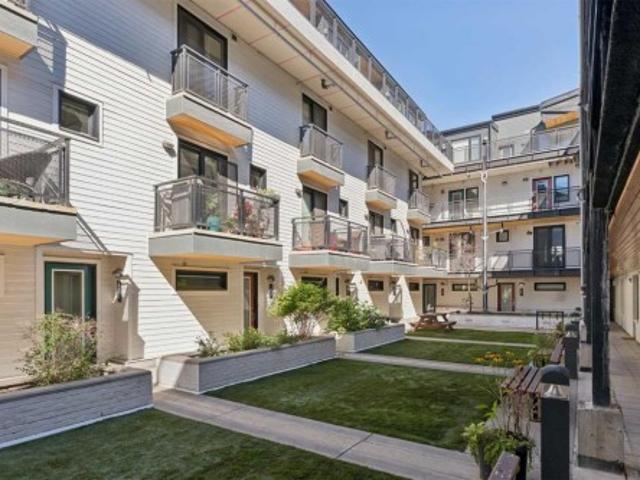 129 17 A Street Sw, Calgary, AB, T2T 6S3 townhouse for sale | Listing ID A2342 | Royal LePage